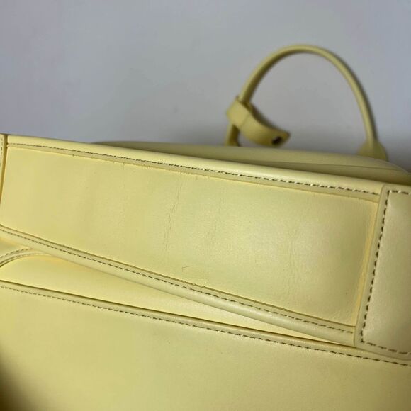 Monos Metro Duffel in Banana Pudding Magnolia Bakery Limited Edition Collab - Picture 8 of 10